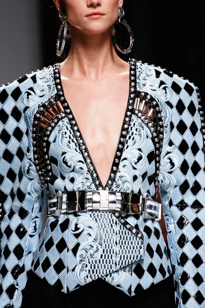 Look 39